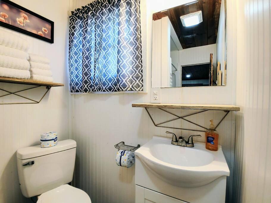 #09 - Large Lakeview One Bedroom- Pet Friendly 温泉城 外观 照片