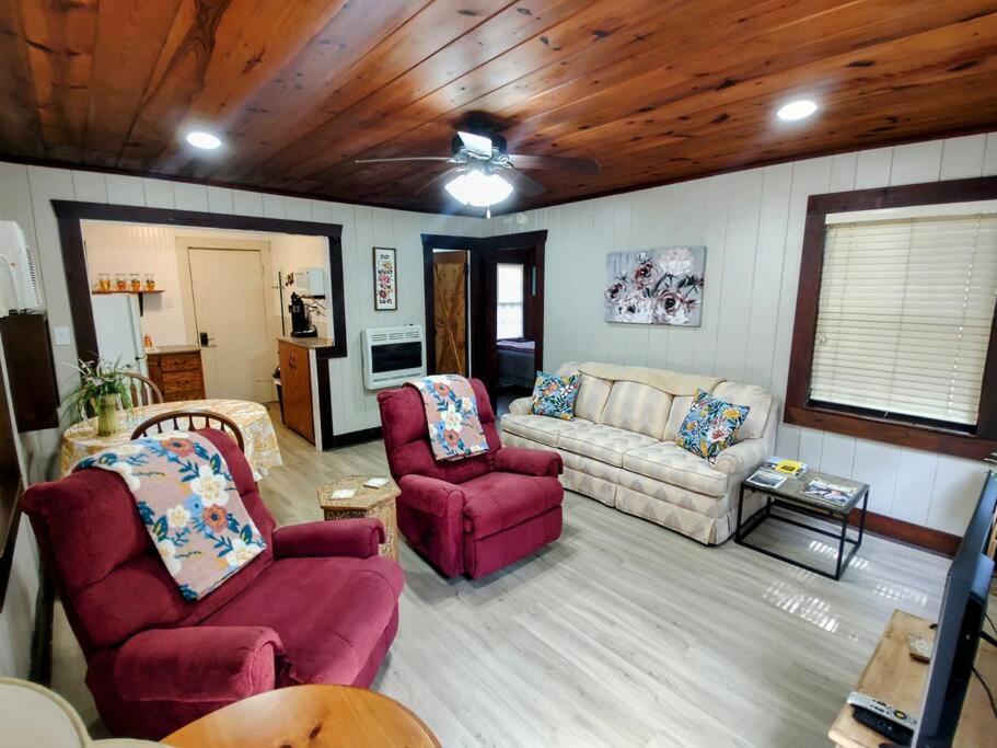 #09 - Large Lakeview One Bedroom- Pet Friendly 温泉城 外观 照片