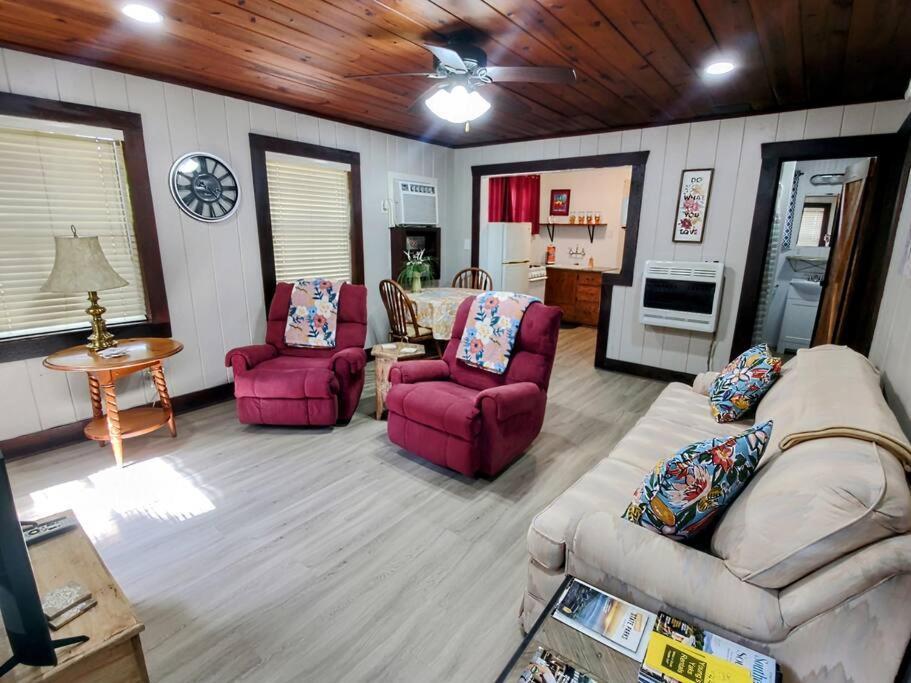 #09 - Large Lakeview One Bedroom- Pet Friendly 温泉城 外观 照片