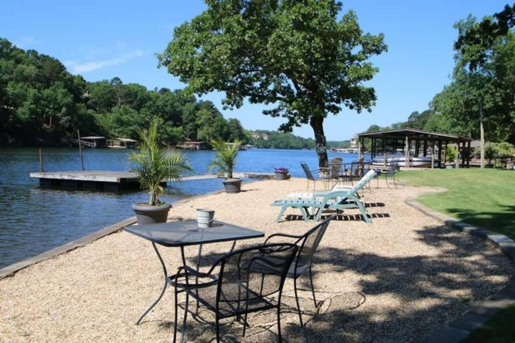 #09 - Large Lakeview One Bedroom- Pet Friendly 温泉城 外观 照片