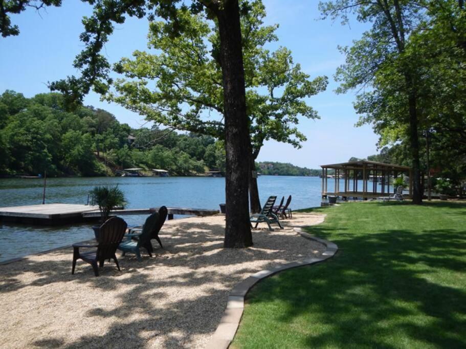 #09 - Large Lakeview One Bedroom- Pet Friendly 温泉城 外观 照片