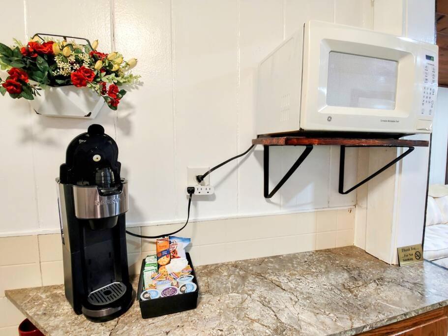 #09 - Large Lakeview One Bedroom- Pet Friendly 温泉城 外观 照片